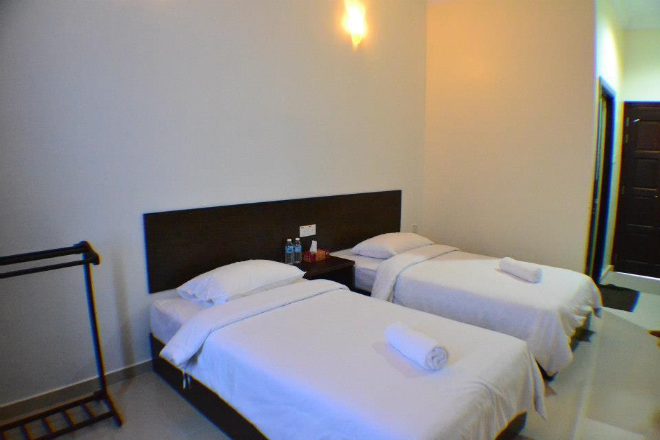 Teluk Lipat Seaview Inn Dungun Kültér fotó