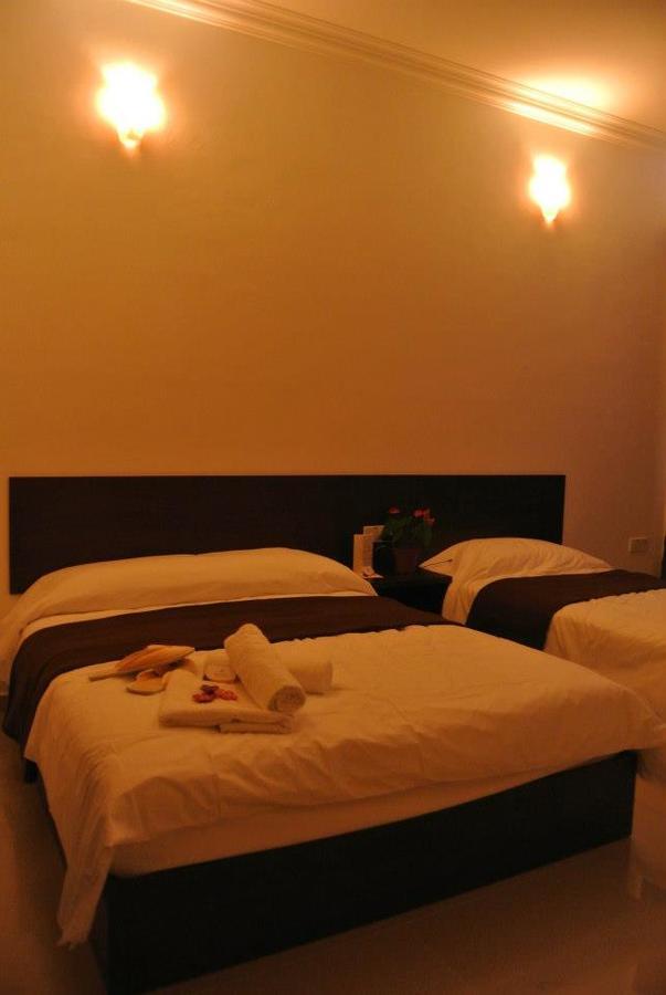 Teluk Lipat Seaview Inn Dungun Kültér fotó