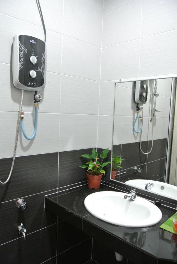 Teluk Lipat Seaview Inn Dungun Kültér fotó