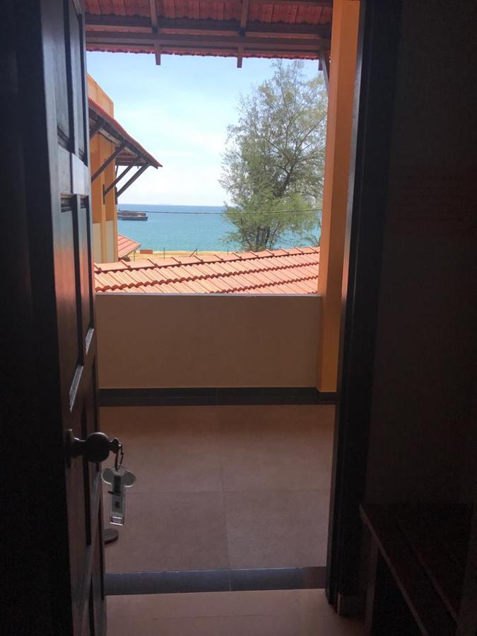Teluk Lipat Seaview Inn Dungun Kültér fotó
